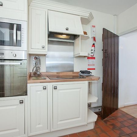 Fir Tree Cottage Standon エクステリア 写真